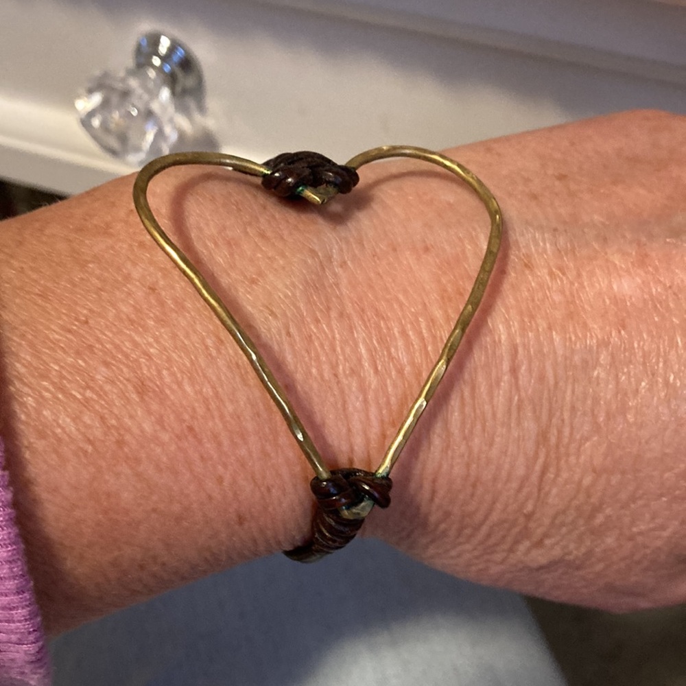 Gold heart bracelet
